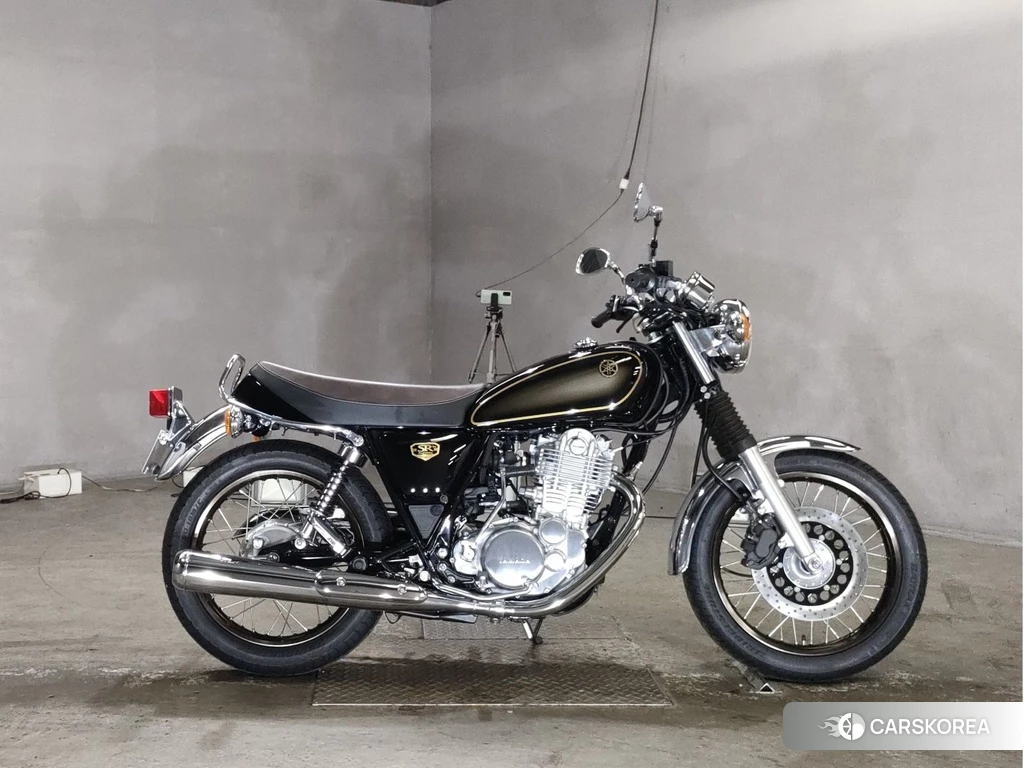 Проданный Yamaha SR 400 2024 из Японии
