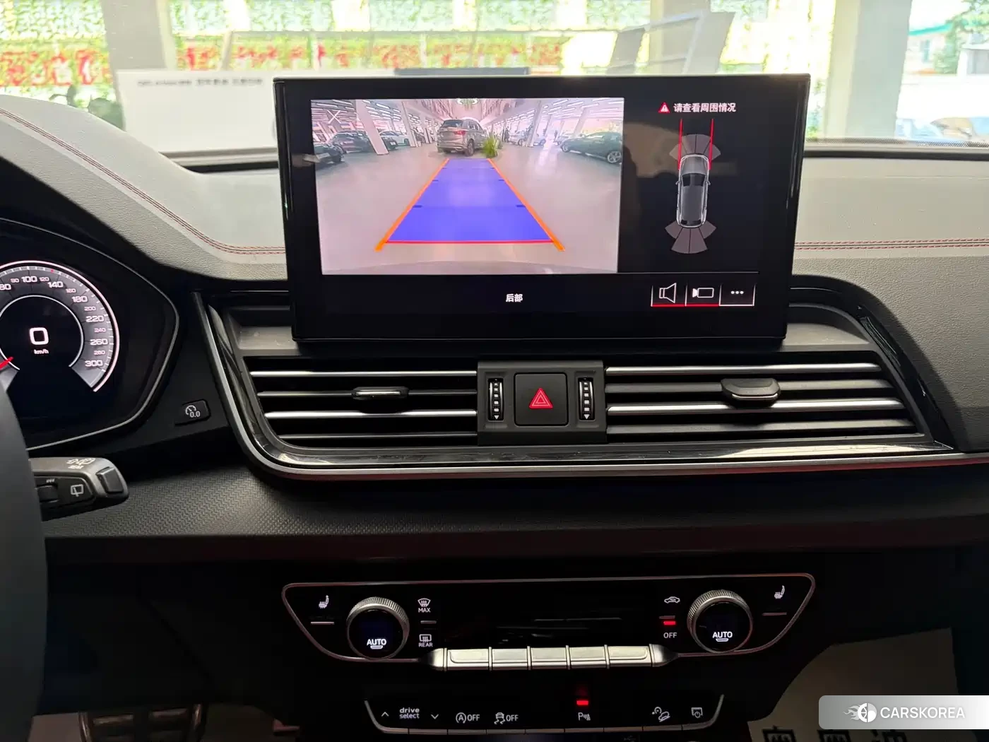 Audi Q5L 2025 Silver/gray из Китая, фото 2