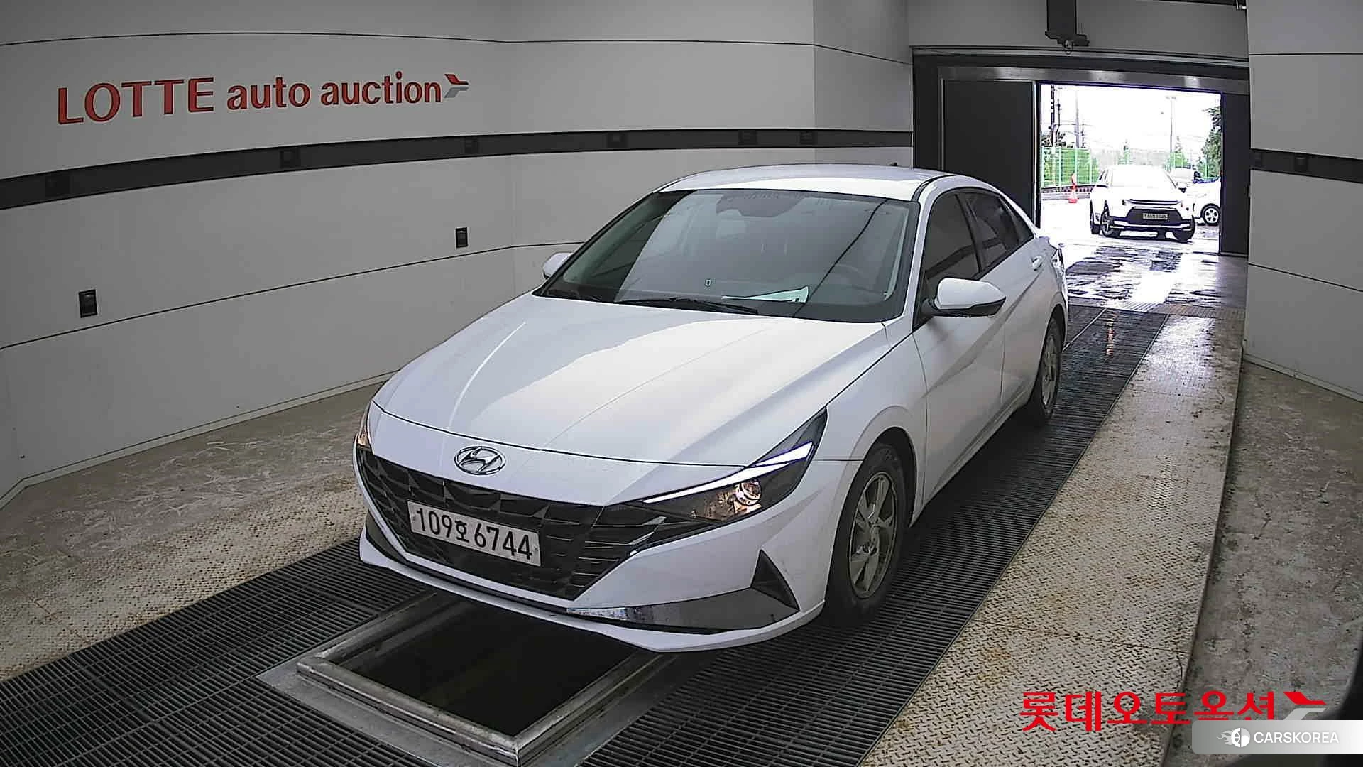 Hyundai Avante 2021 Белый из Кореи