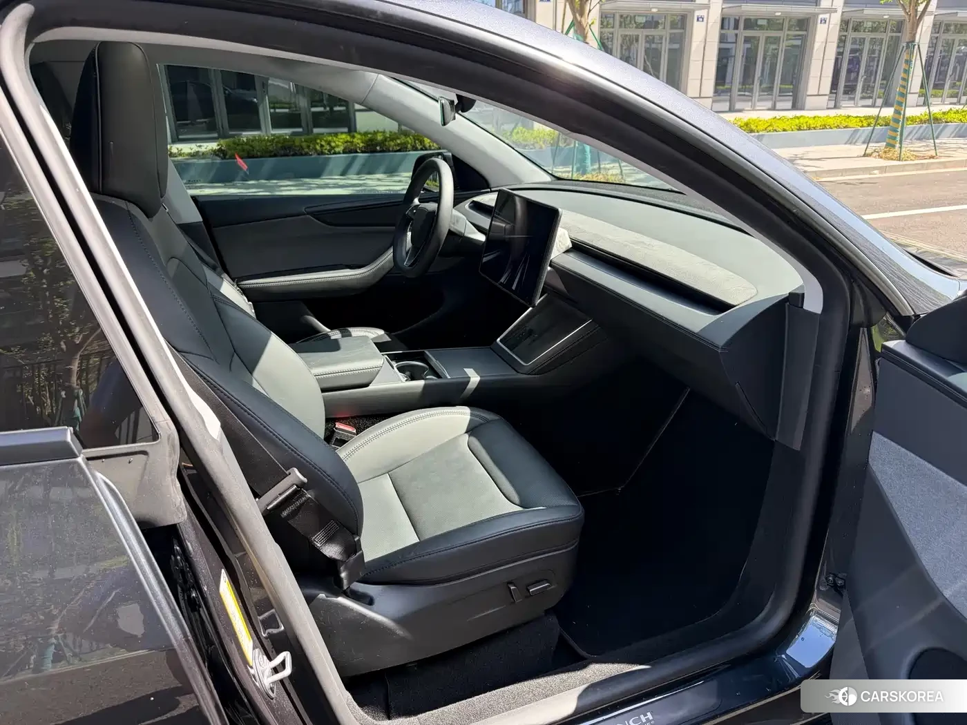 Tesla Model Y 2025 Silver/gray из Китая, фото 2