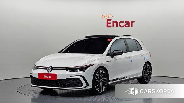 Volkswagen Golf 8th Generation 2023 Белый из Кореи