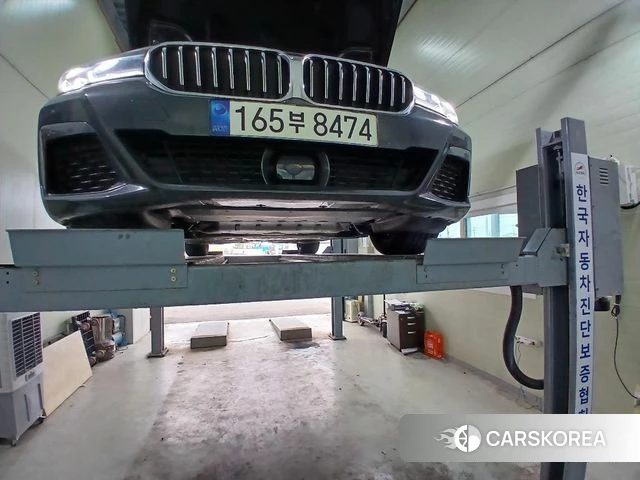 BMW 5 Series (G30) 2022 Серебристо-серый из Кореи