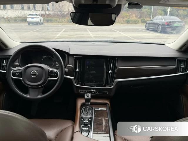 Volvo S90 2018 Серебристо-серый из Китая