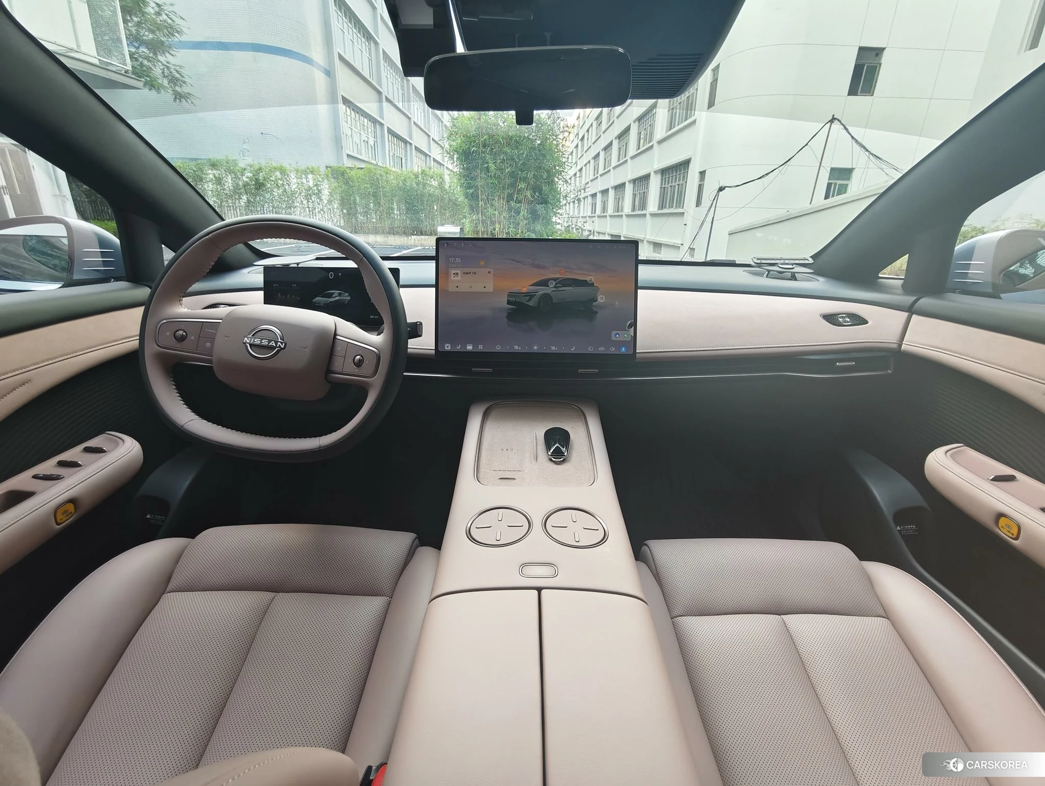 Nissan N7 2025 Серебристо-серый из Китая