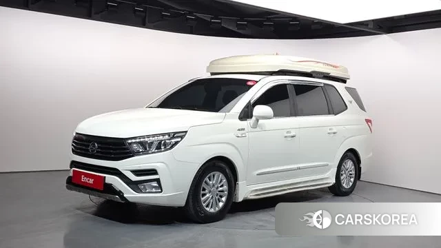 Ssangyong Korando Turismo 2019 Белый из Кореи