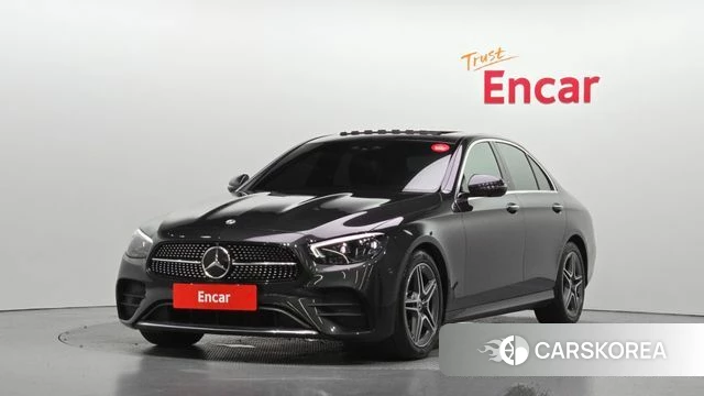 Mercedes-Benz E-Class W213 2023 Серый из Кореи