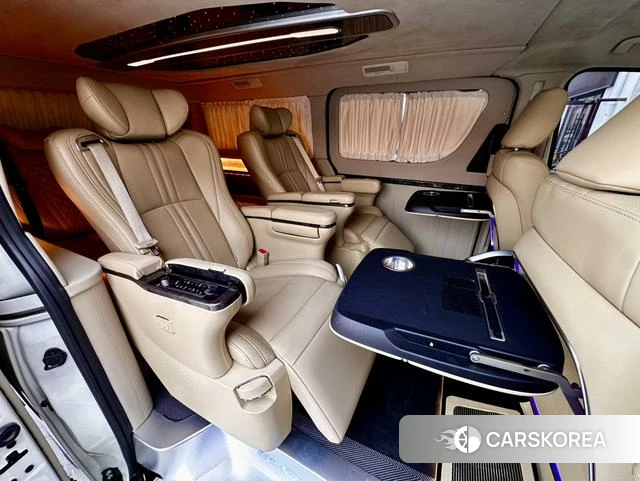 Toyota Granvia (overseas) 2023 Белый из Китая