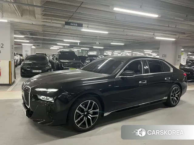 BMW 7 Series (G70) 2025 Черный из Кореи