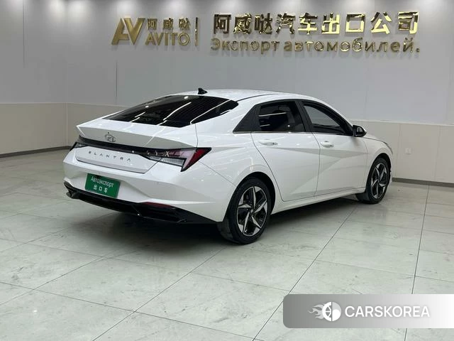 Hyundai Elantra 2021 Белый из Китая