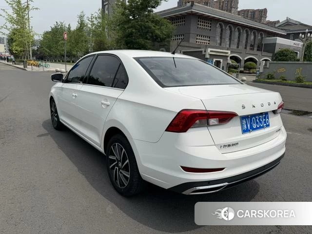 Skoda Xin Rui 2022 Белый из Китая
