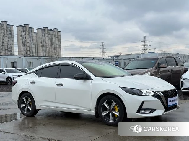 Nissan Xuan Yi 2023 Белый из Китая