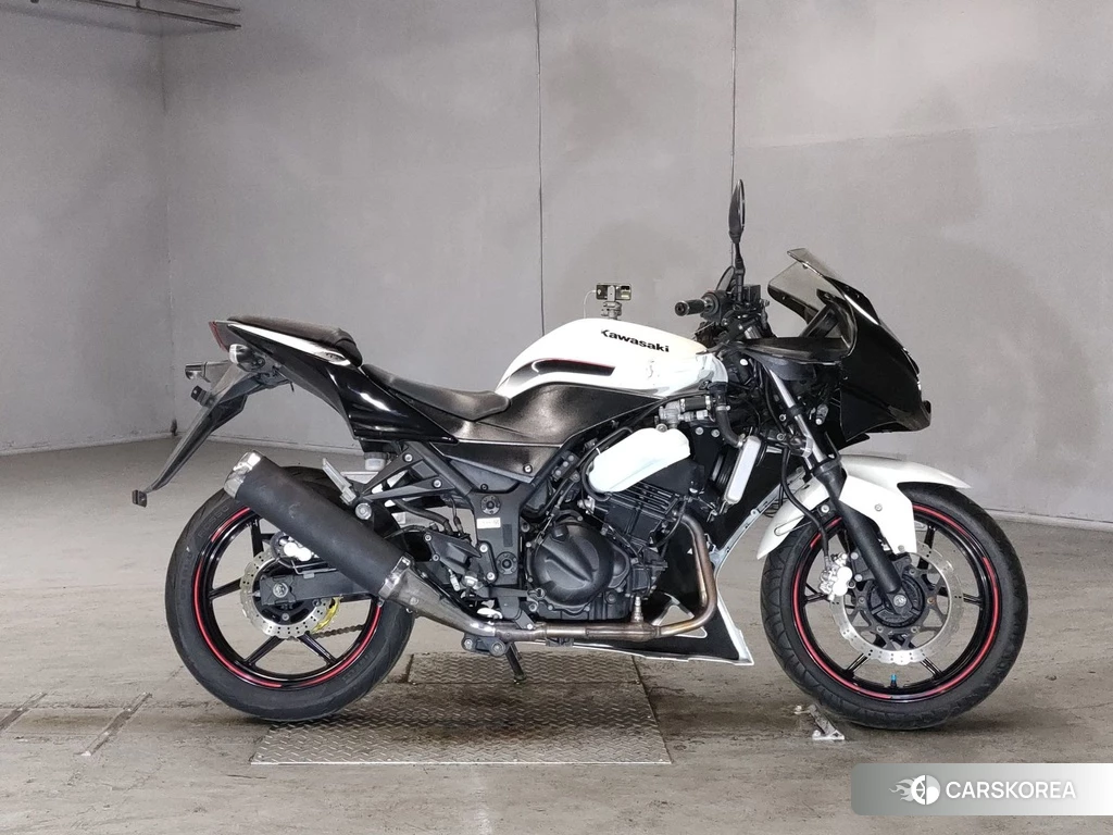 Проданный Kawasaki NINJA 250R 2011 из Японии