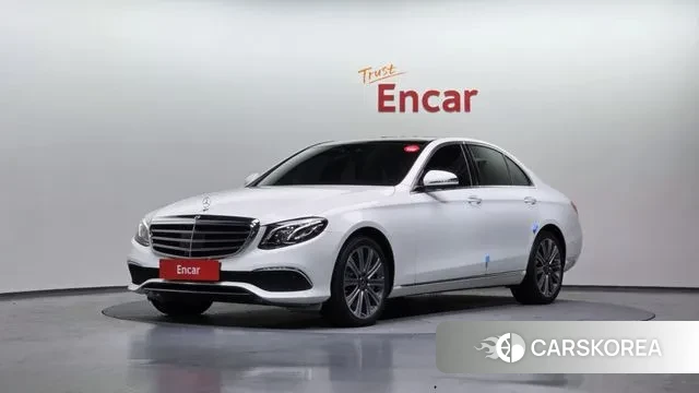 Mercedes-Benz E-Class W213 2019 Белый из Кореи
