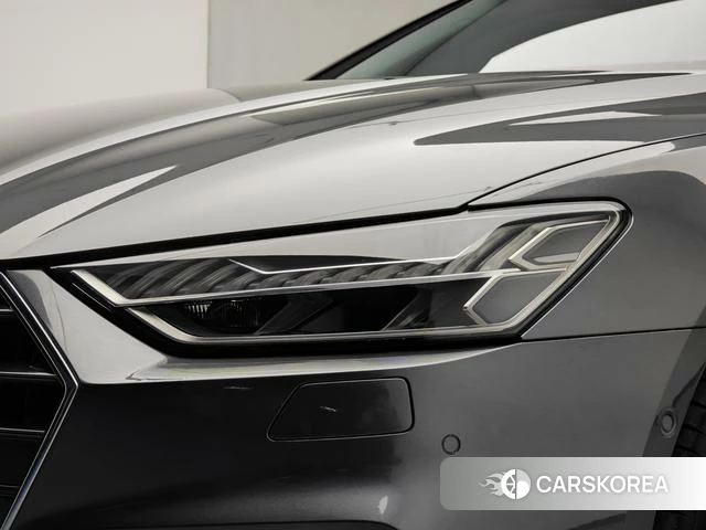Audi A7 2021 Темно-серый из Китая