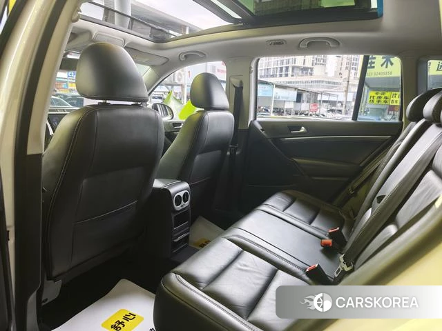 Volkswagen Tiguan 2019 Белый из Китая