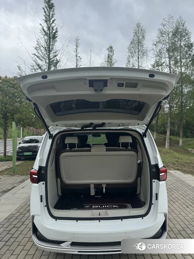 Buick GL8 2022 Белый из Китая