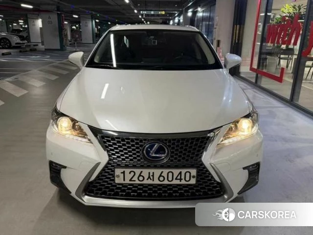 Lexus CT200h 2018 Белый из Кореи