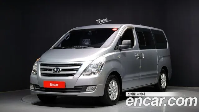 Hyundai Grand Starex 2018 Серебристо-серый из Кореи