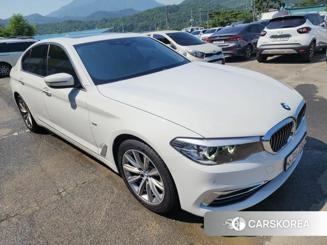 BMW 5 Series (G30) 2018 Белый из Кореи