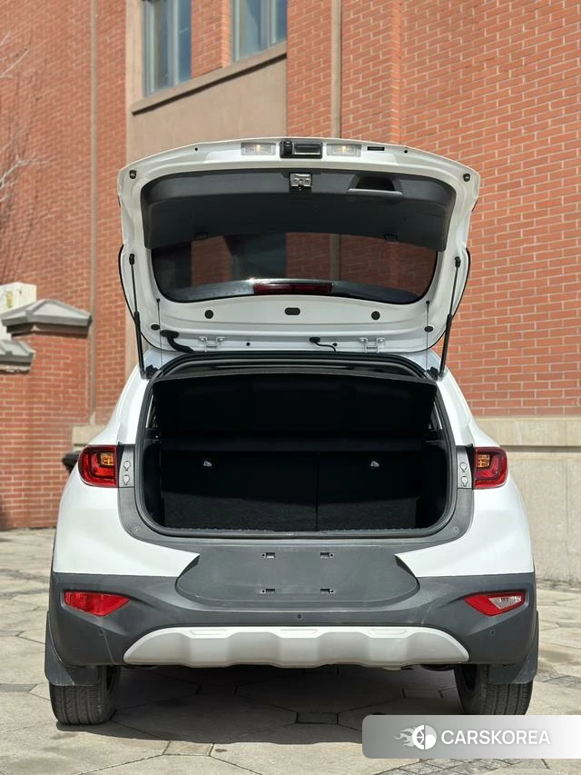 Kia Yi Ran 2023 Белый из Китая