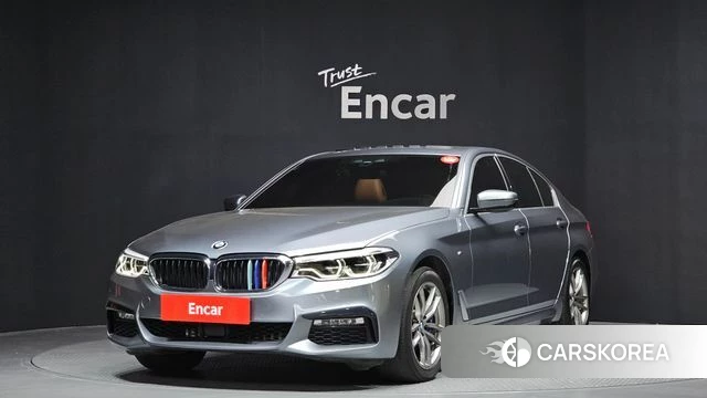 BMW 5 Series (G30) 2018 Серебристо-серый из Кореи