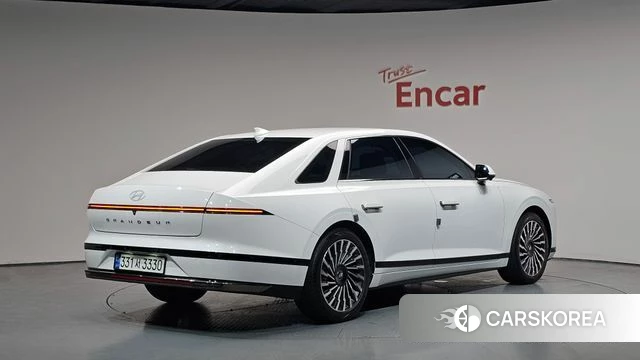 Hyundai Grandeur (GN7) 2024 Белый из Кореи