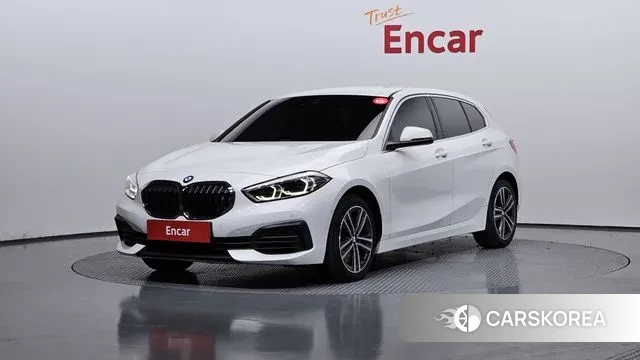 BMW 1 Series (F40) 2021 Белый из Кореи