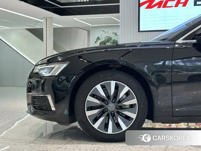 Audi A6L 2021 Черный из Китая