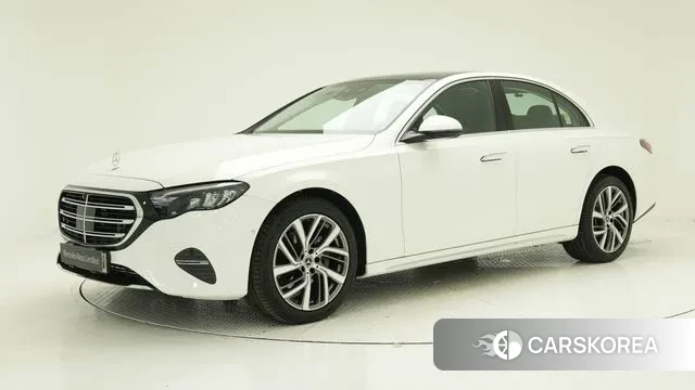 Mercedes-Benz E-Class W213 2024 Белый из Кореи