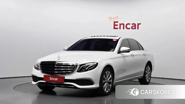 Mercedes-Benz E-Class W213 2019 Белый из Кореи