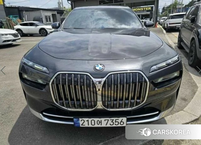 BMW 7 Series (G70) 2023 Серый из Кореи