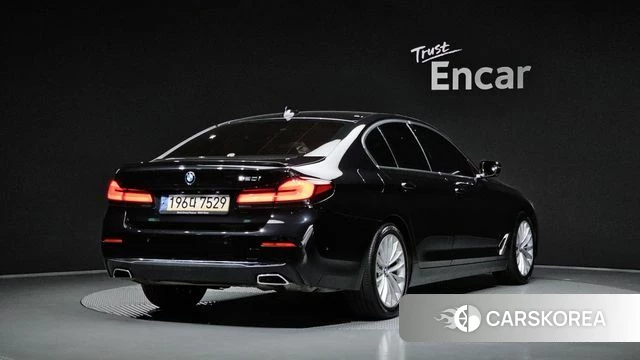 BMW 5 Series (G30) 2021 Черный из Кореи