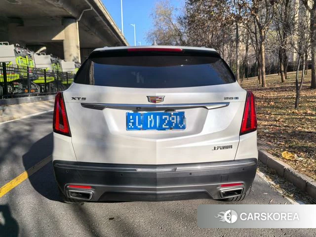 Cadillac XT5 2023 Белый из Китая