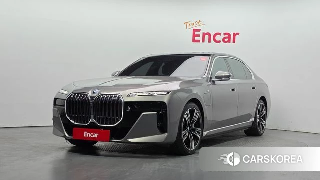 BMW 7 Series (G70) 2023 Серебряный из Кореи