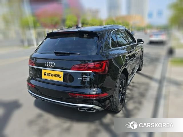 Audi Q5L 2022 Черный из Китая