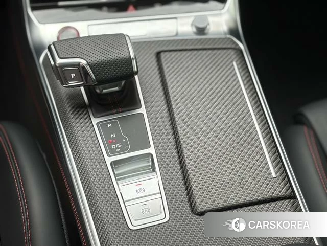 Audi RS 6 2021 Черный из Китая