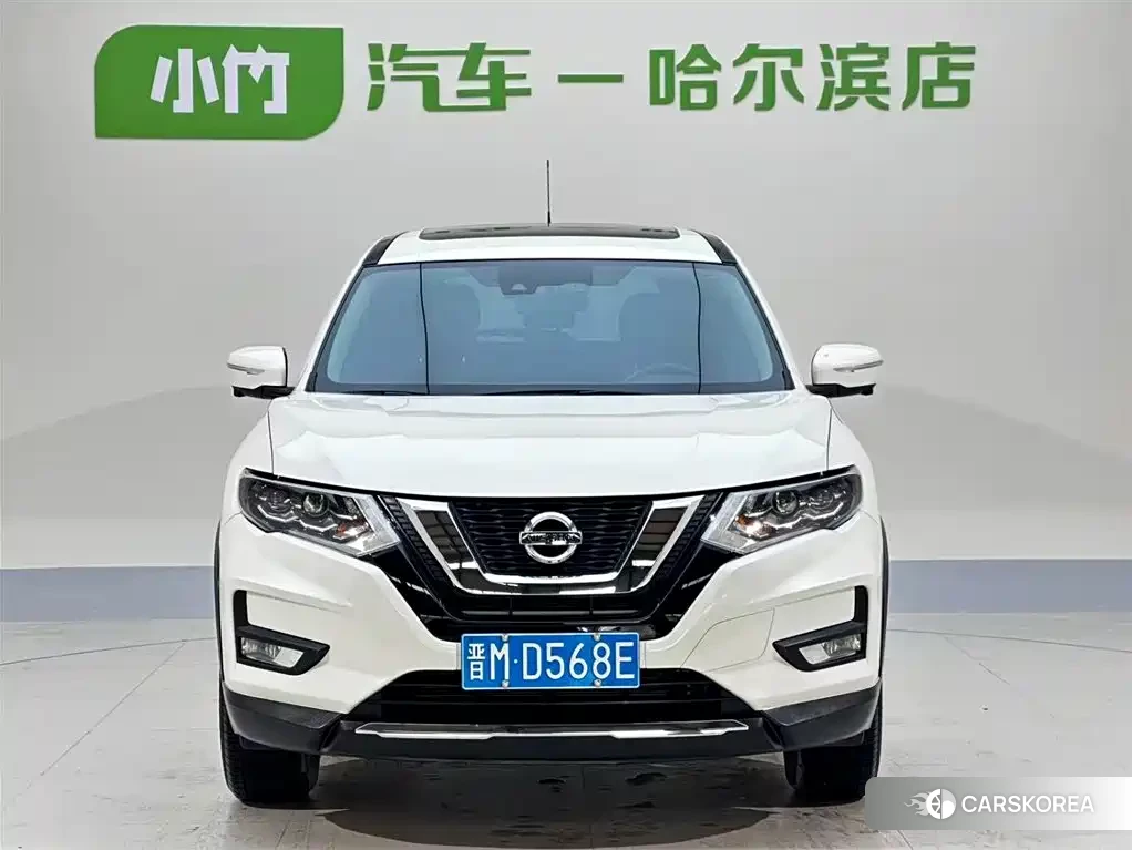 Nissan X-Trail 2023 Белый из Китая