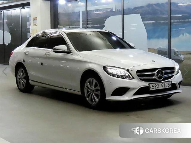 Mercedes-Benz C-Class W205 2019 Белый из Кореи