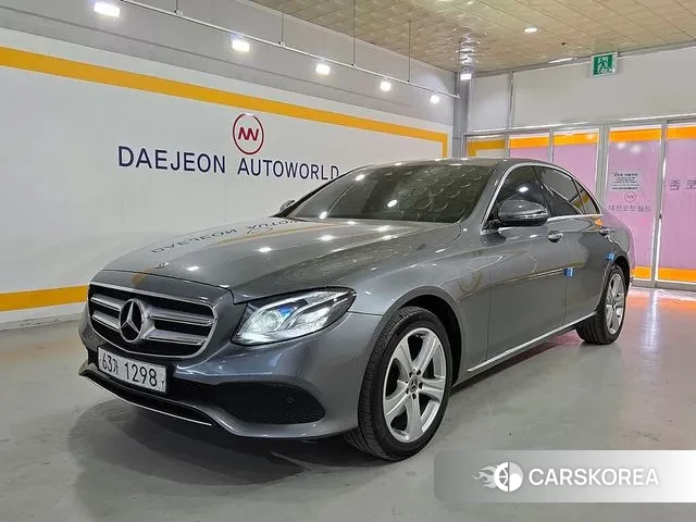 Mercedes-Benz E-Class W213 2018 Серый из Кореи