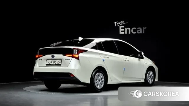 Toyota Prius 4th Generation 2019 Белый из Кореи
