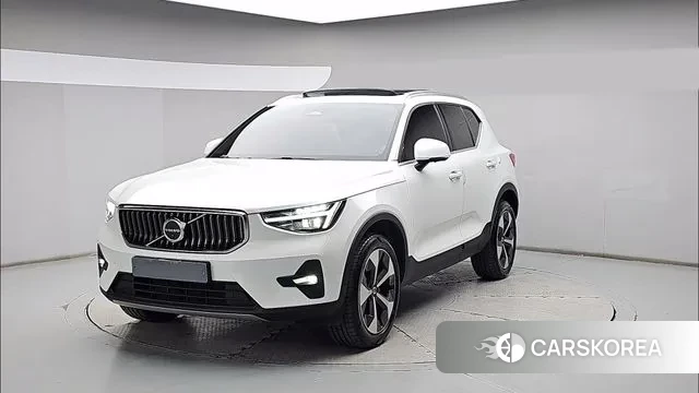 Volvo XC40 2024 Белый из Кореи