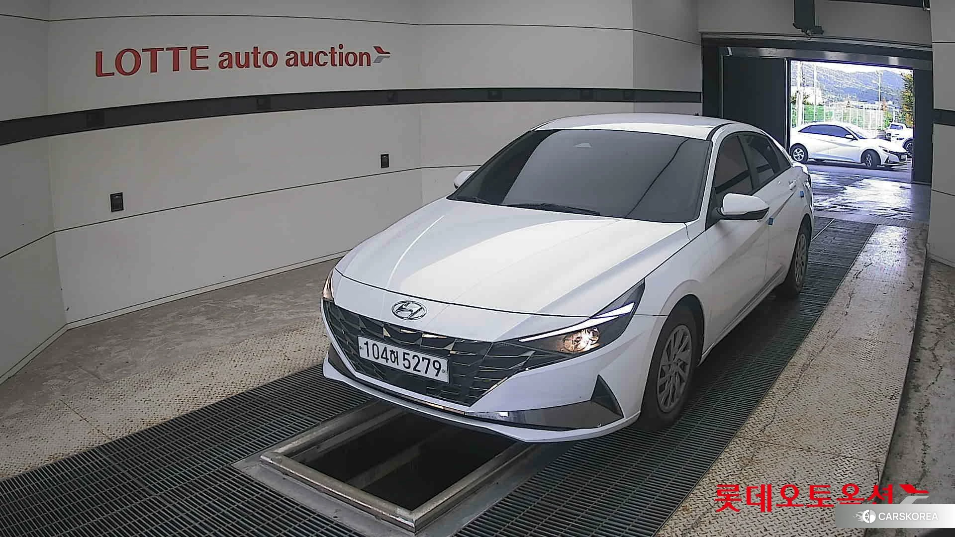 Hyundai Avante 2021 Polar White из Кореи