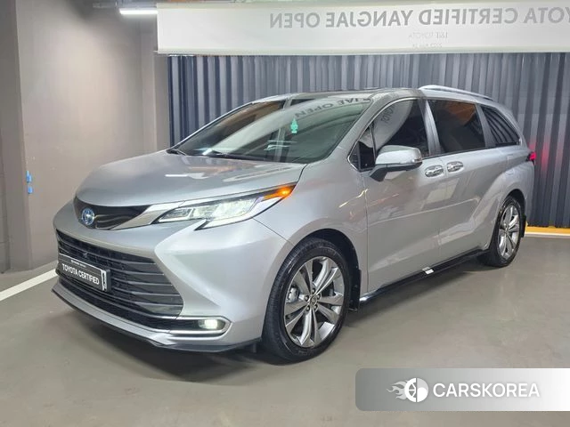 Toyota Sienna 4th Generation 2025 Серебряный из Кореи