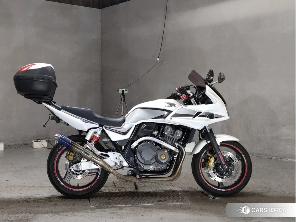Проданный Honda CB400SF BOLDOR 2011 из Японии