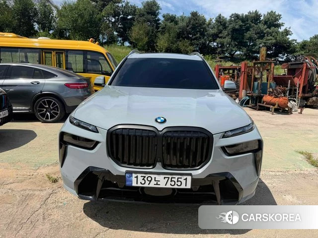 BMW X7 (G07) 2026 Цвет галактики из Кореи