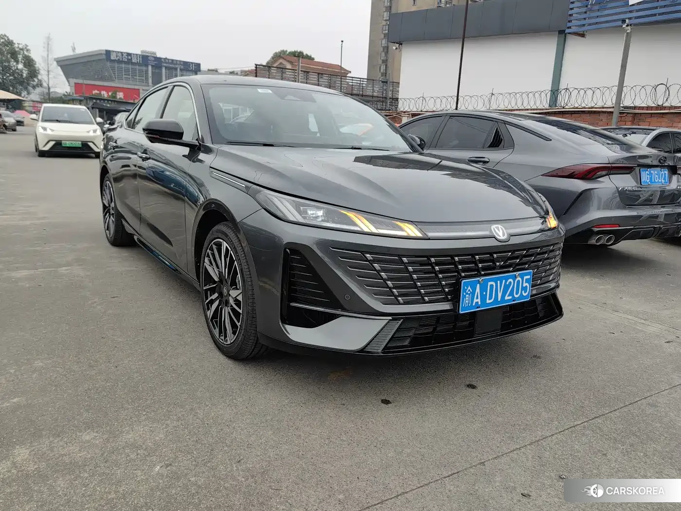 Chang'an Yidong 2026 Silver/gray из Китая