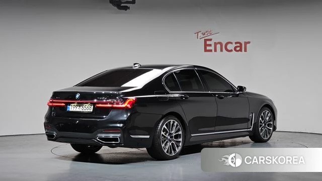 BMW 7 Series (G11) 2022 Черный из Кореи