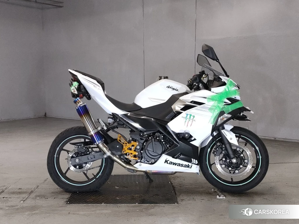 Проданный Kawasaki NINJA 400 2023 из Японии