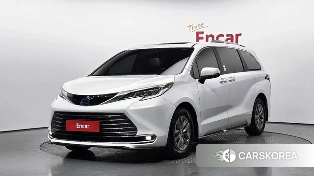 Toyota Sienna 4th Generation 2023 Белый из Кореи