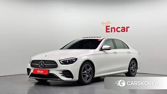 Mercedes-Benz E-Class W213 2023 Белый из Кореи